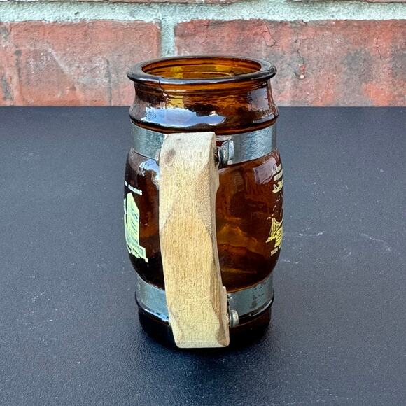 Vintage 1960s Siesta Ware Barrel Mini Mug New York City Souvenir Amber Glass - Picture 4 of 10